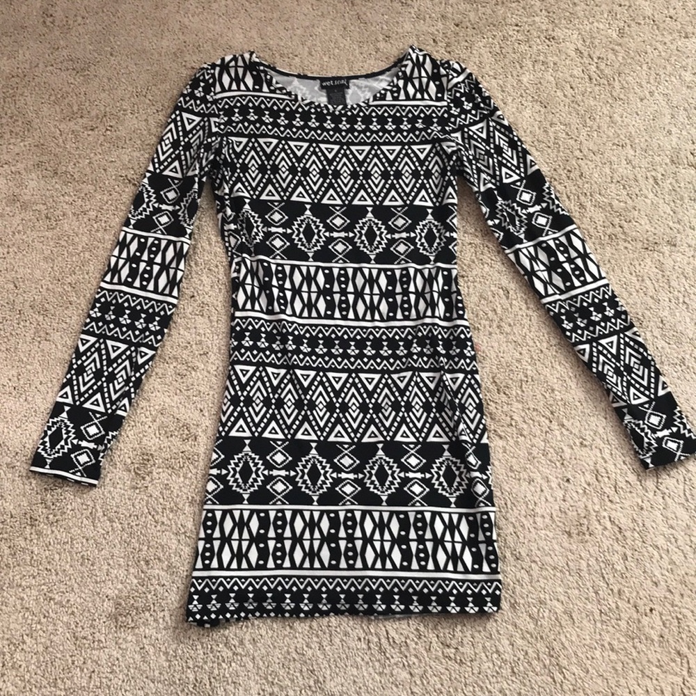 S Wet Seal Long Sleeve Dress